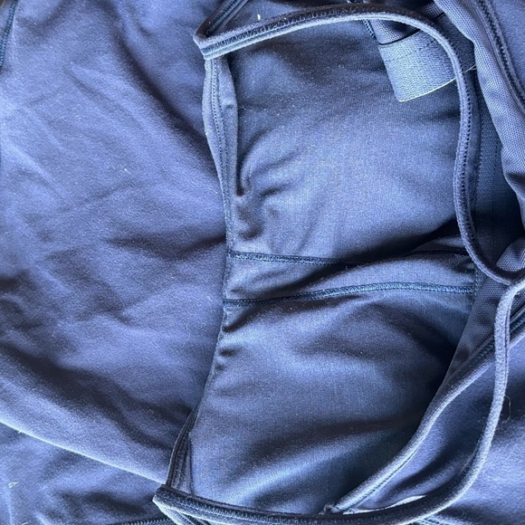Lululemon Power Pose blue tank top w/built in bra. Size 4 - Picture 7 of 11